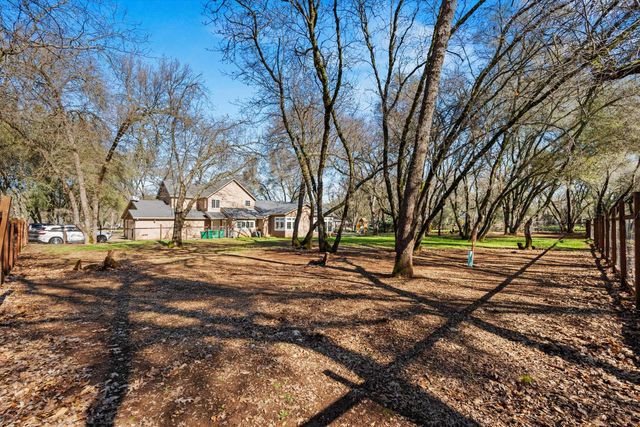 2661 Oak Lane Dr, Rescue, CA 95672