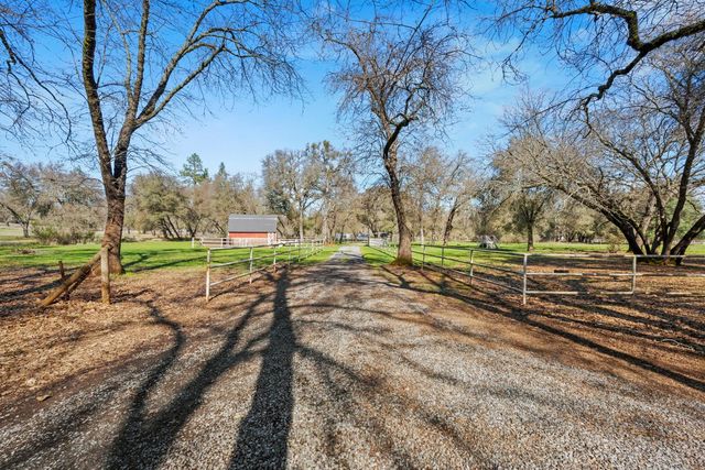 2661 Oak Lane Dr, Rescue, CA 95672