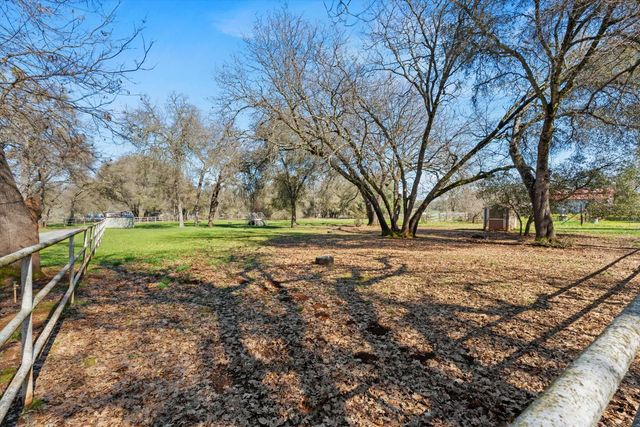 2661 Oak Lane Dr, Rescue, CA 95672