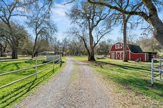 2661 Oak Lane Dr, Rescue, CA 95672