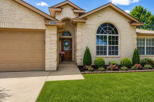 1606 Fern Drive, Mansfield, TX 76063