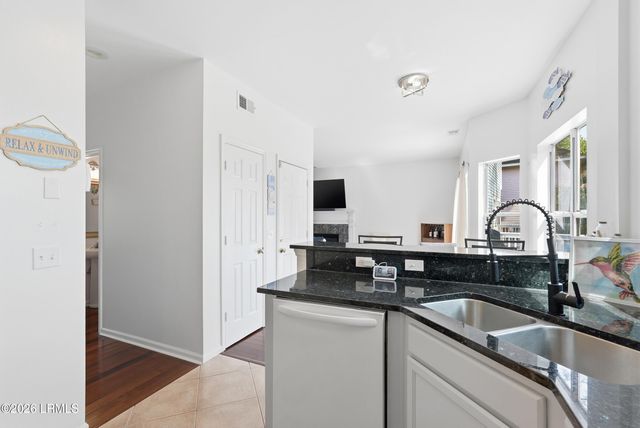 10 Pine Burr Road # 5, Hilton Head Island, SC 29926