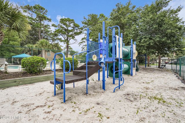 10 Pine Burr Road # 5, Hilton Head Island, SC 29926