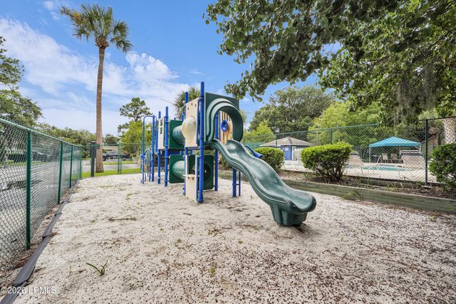 10 Pine Burr Road # 5, Hilton Head Island, SC 29926