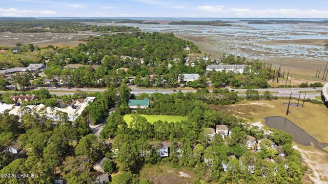 10 Pine Burr Road # 5, Hilton Head Island, SC 29926