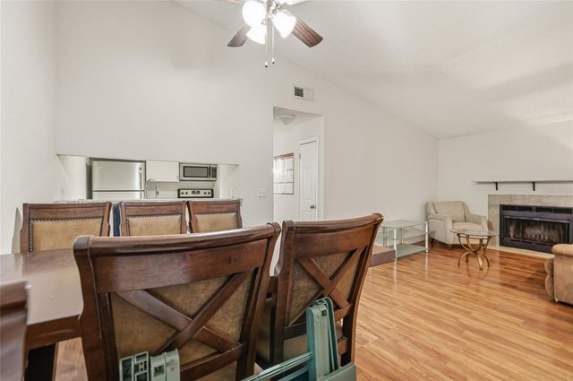 4004 NESTLE OAKS PLACE 203, Tampa, FL 33613