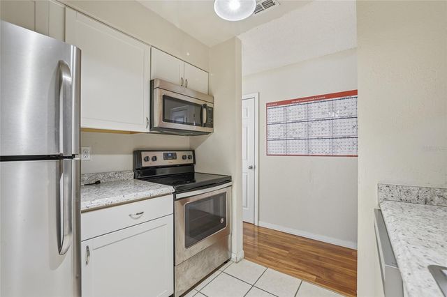 4004 NESTLE OAKS PLACE 203, Tampa, FL 33613