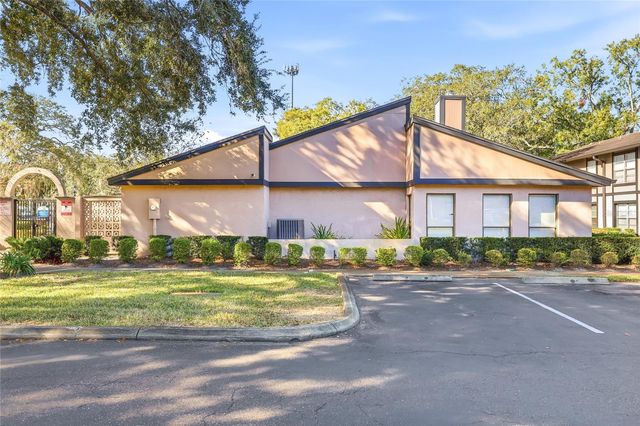 4004 NESTLE OAKS PLACE 203, Tampa, FL 33613