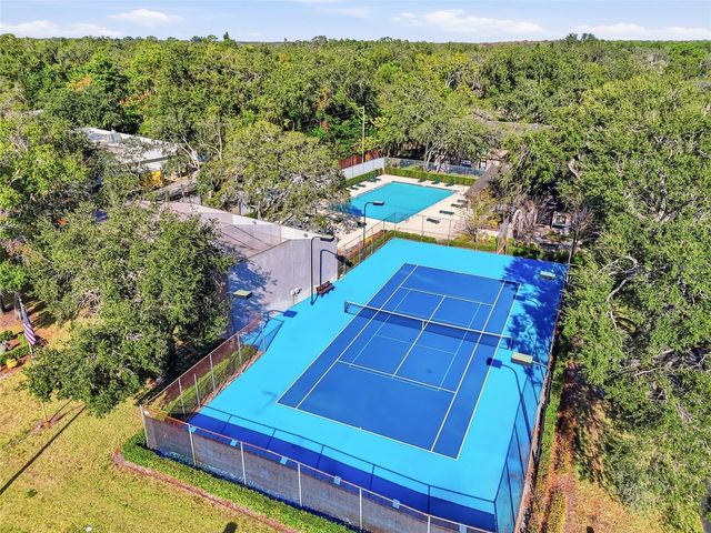 4004 NESTLE OAKS PLACE 203, Tampa, FL 33613