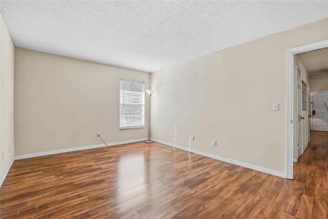 4004 NESTLE OAKS PLACE 203, Tampa, FL 33613