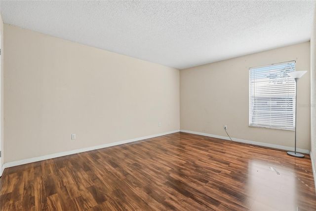 4004 NESTLE OAKS PLACE 203, Tampa, FL 33613