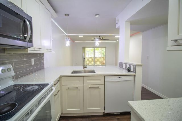 8401 Royal Palm Blvd 8401, Coral Springs, FL 33065