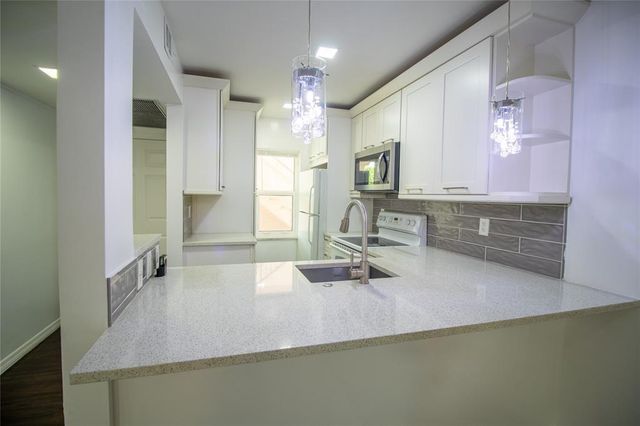 8401 Royal Palm Blvd 8401, Coral Springs, FL 33065