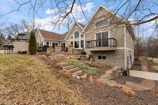 2309 Throughwoods Drive, Valparaiso, IN 46385