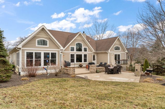 2309 Throughwoods Drive, Valparaiso, IN 46385