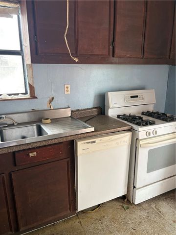 122 Saint Peter, Rockport, TX 78382