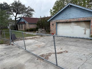 122 Saint Peter, Rockport, TX 78382