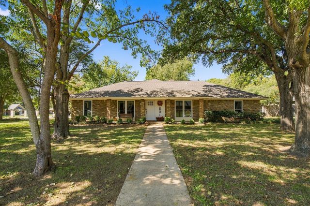 601 Cimarron Trail, Southlake, TX 76092