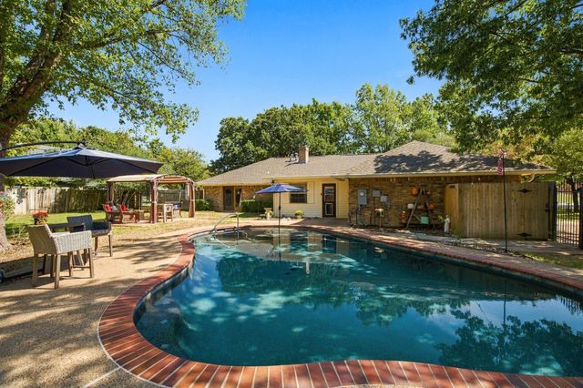 601 Cimarron Trail, Southlake, TX 76092