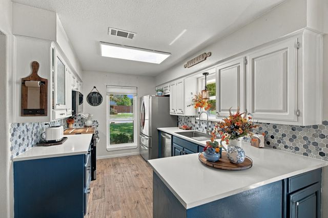 601 Cimarron Trail, Southlake, TX 76092