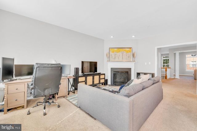 2595 EASTBOURNE DR, Woodbridge, VA 22191
