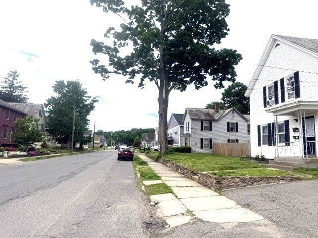 56 Harrison St, Leominster, MA 01453