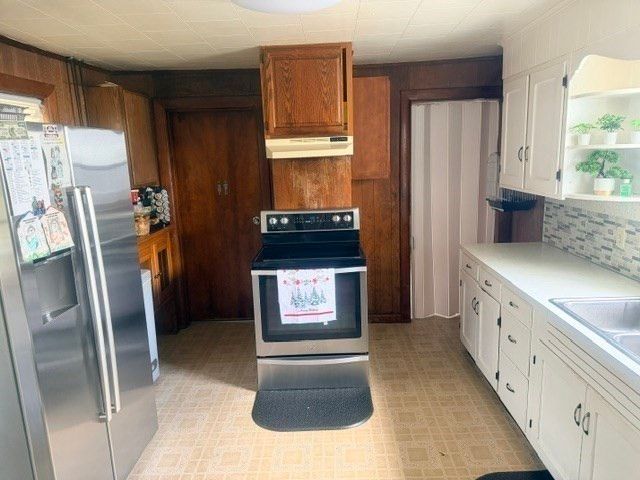 56 Harrison St, Leominster, MA 01453