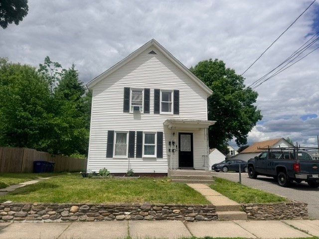 56 Harrison St, Leominster, MA 01453