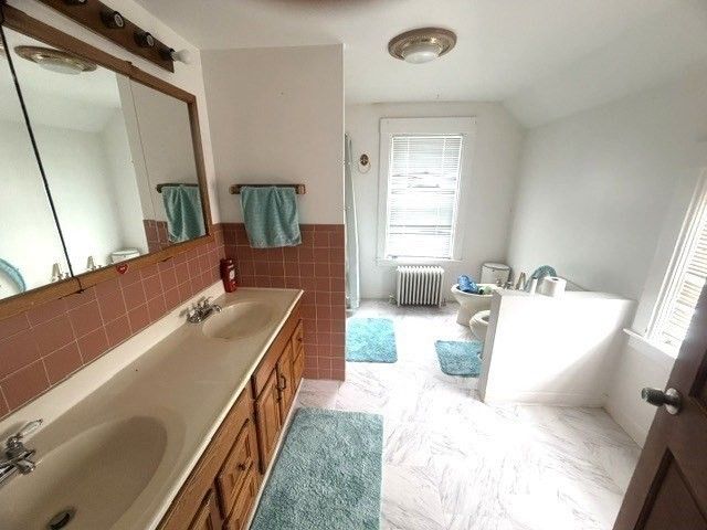 56 Harrison St, Leominster, MA 01453