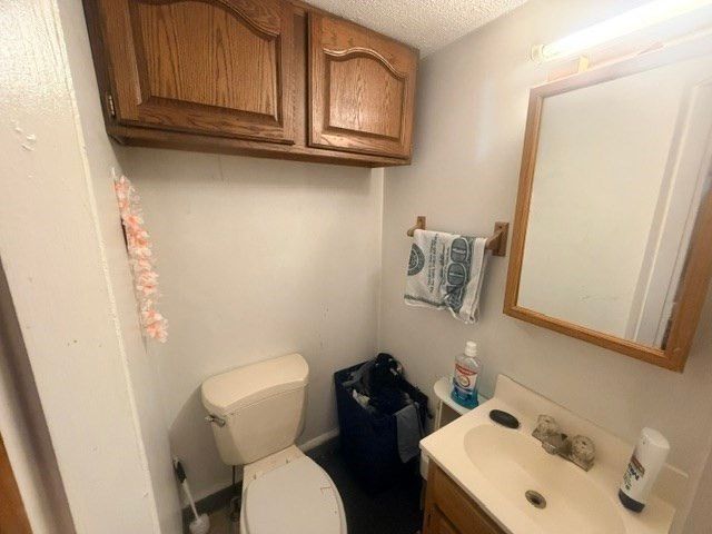 56 Harrison St, Leominster, MA 01453