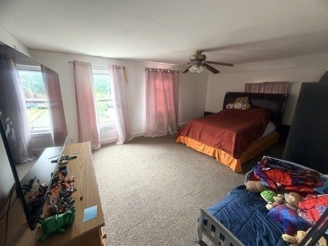 56 Harrison St, Leominster, MA 01453