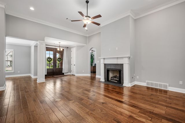 455 SAUNDERS CREEK CIR, Rossville, TN 38066