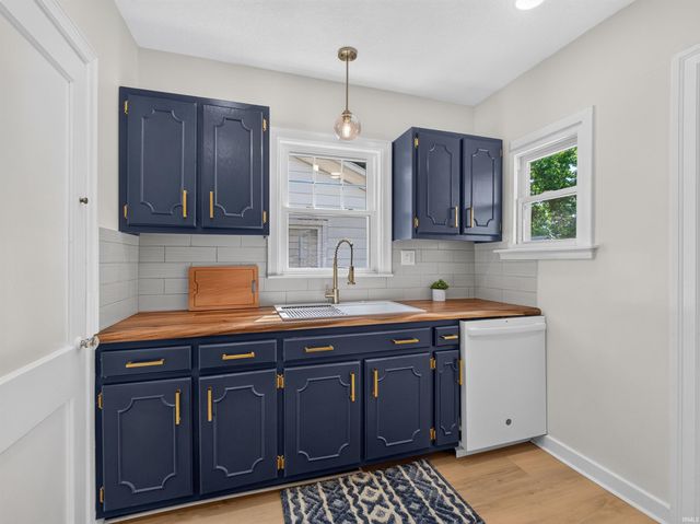 2315 Kenwood Avenue, Fort Wayne, IN 46805