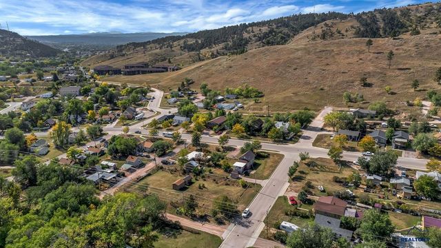 924 SILVER ST, Rapid City, SD 57701