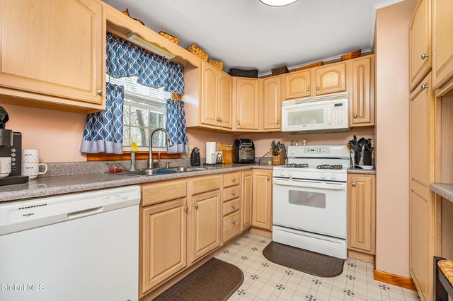 73 Thatcher Street, Bethlehem, NY 12158