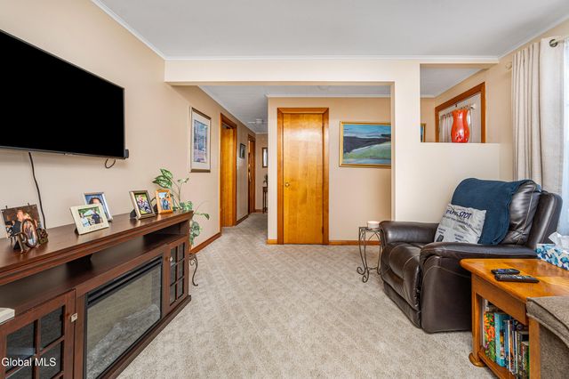 73 Thatcher Street, Bethlehem, NY 12158