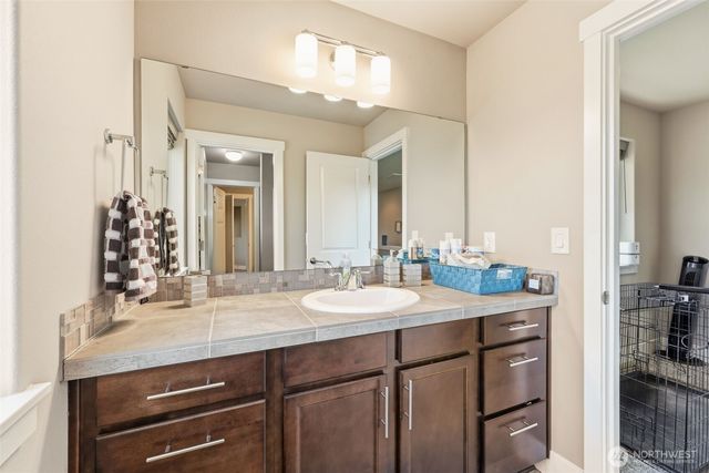 35703 20th Avenue SW, Federal Way, WA 98023