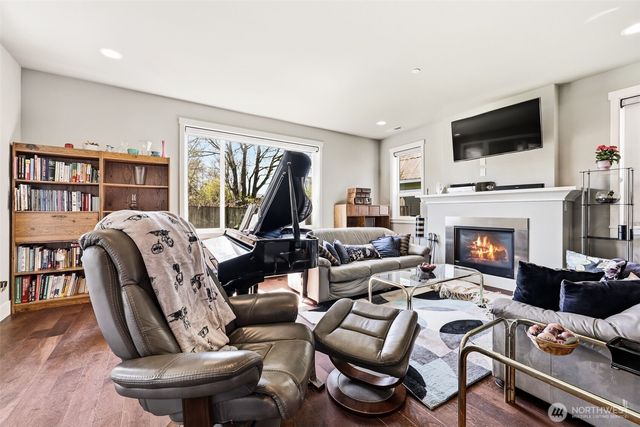 35703 20th Avenue SW, Federal Way, WA 98023