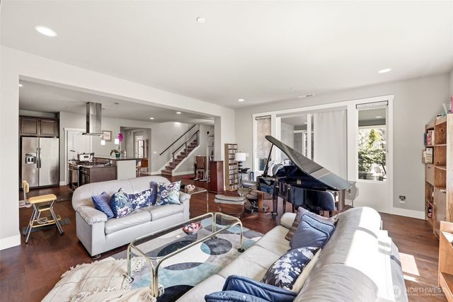 35703 20th Avenue SW, Federal Way, WA 98023