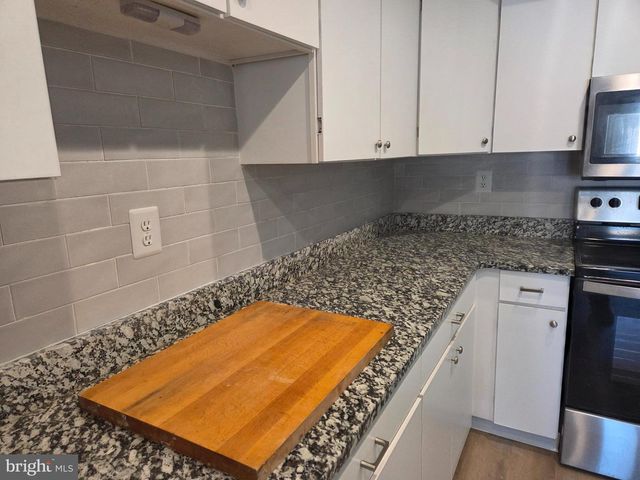 117 WOODGATE LN, Paoli, PA 19301