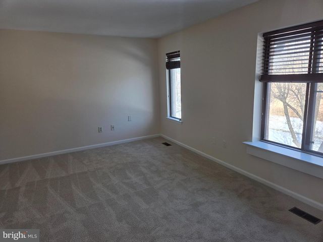 117 WOODGATE LN, Paoli, PA 19301