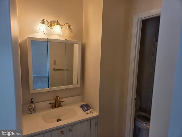 117 WOODGATE LN, Paoli, PA 19301