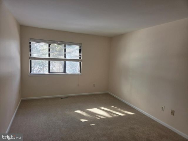 117 WOODGATE LN, Paoli, PA 19301