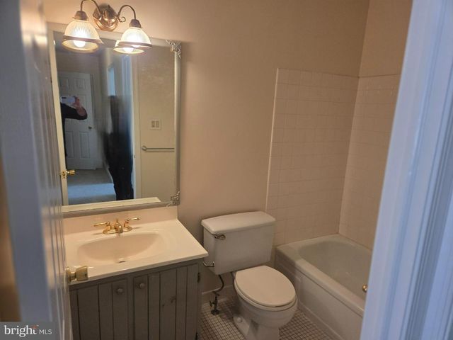 117 WOODGATE LN, Paoli, PA 19301