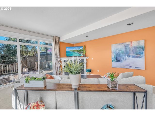 6231 Sw 18TH Dr, Portland, OR 97239