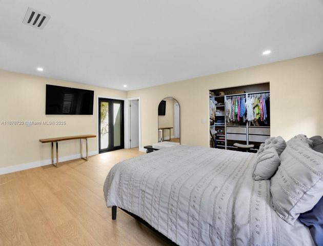 10448 SW 23rd St, Miami, FL 33165