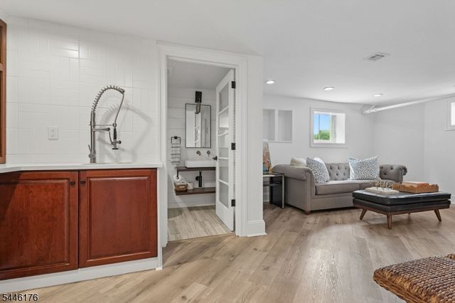 26 Mountain Ave, Summit City, NJ 07901