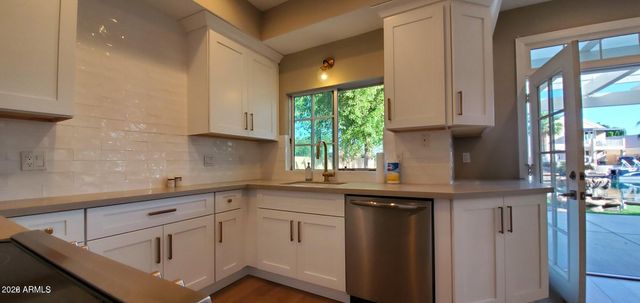 1301 W WINDRIFT Way, Gilbert, AZ 85233