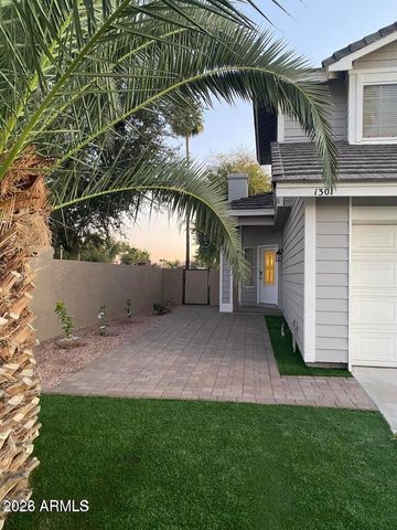 1301 W WINDRIFT Way, Gilbert, AZ 85233