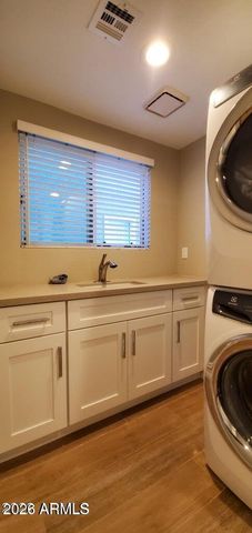 1301 W WINDRIFT Way, Gilbert, AZ 85233